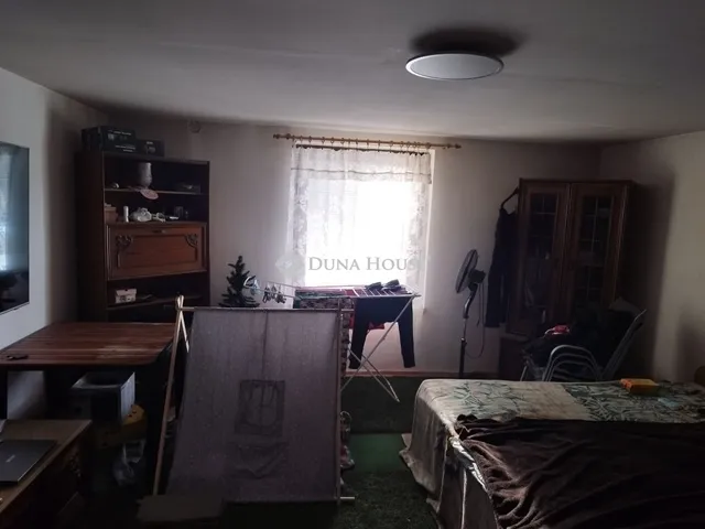 Eladó ház Naszály 58 nm