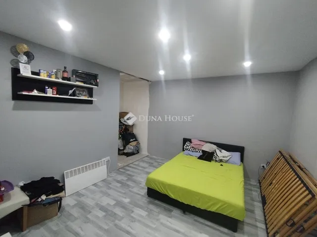 Eladó ház Császár 70 nm