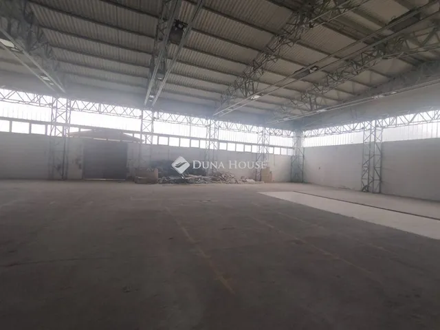 Kiadó kereskedelmi és ipari ingatlan Tatabánya, Bánhida 960 nm