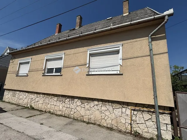 Eladó ház Kecskéd 300 nm