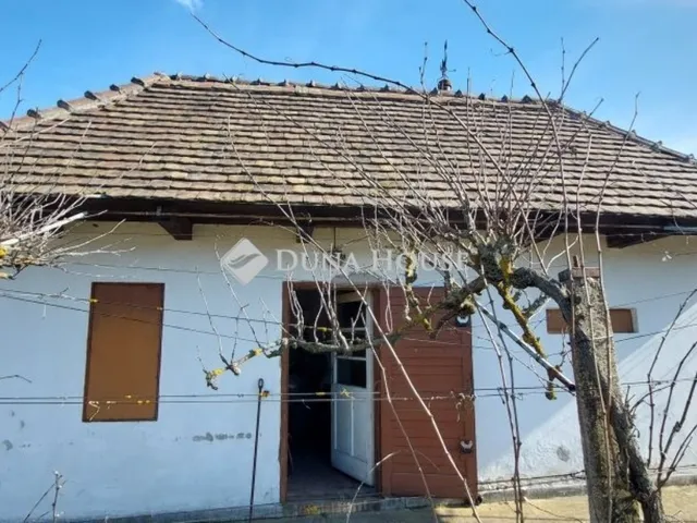 Eladó nyaraló Tatabánya 30 nm