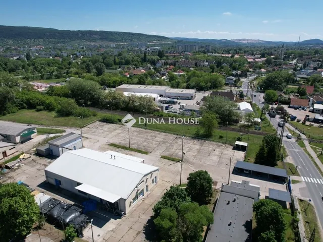Eladó kereskedelmi és ipari ingatlan Tatabánya 1096 nm