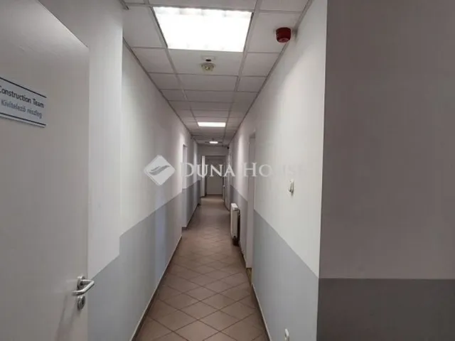 Eladó kereskedelmi és ipari ingatlan Tatabánya 1096 nm
