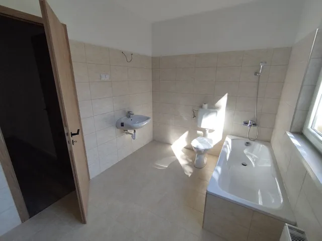 Eladó lakás Tatabánya, Újváros 92 nm