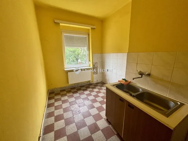 Eladó lakás Oroszlány 53 nm