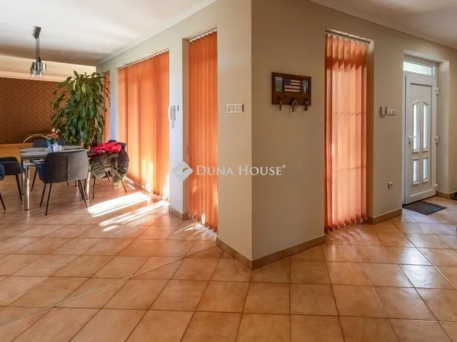 Eladó ház Komárom 156 nm
