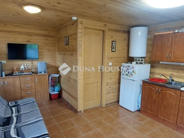 Eladó nyaraló Tatabánya 20 nm