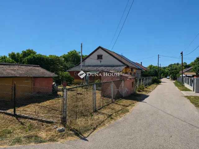 Eladó ház Környe 90 nm
