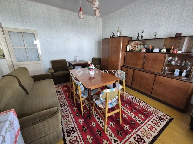 Eladó ház Környe 90 nm