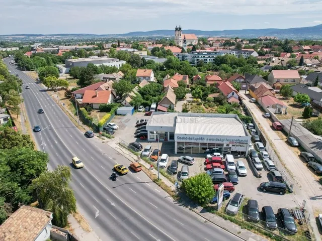 Eladó kereskedelmi és ipari ingatlan Tata 388 nm