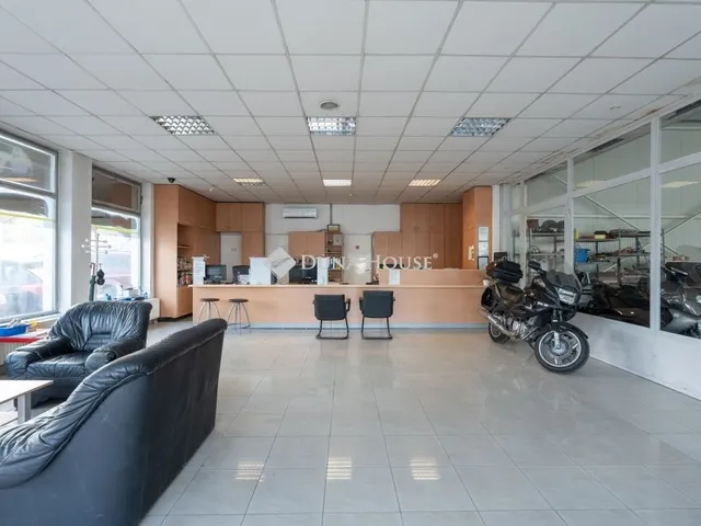 Eladó kereskedelmi és ipari ingatlan Tata 388 nm