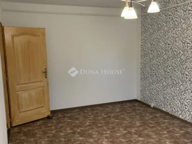 Kiadó lakás Tatabánya, Bánhida 49 nm