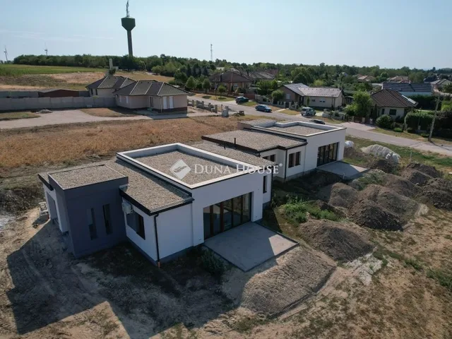 Eladó ház Bábolna 106 nm