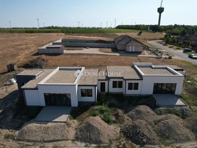 Eladó ház Bábolna 106 nm
