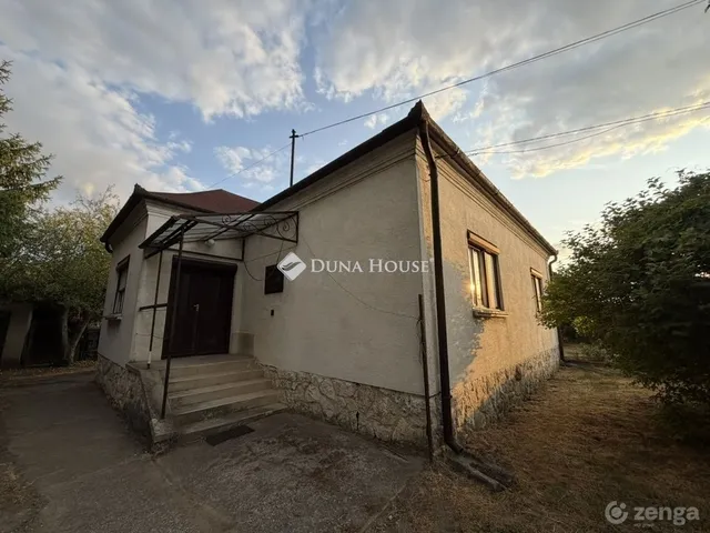 Eladó ház Komárom 79 nm
