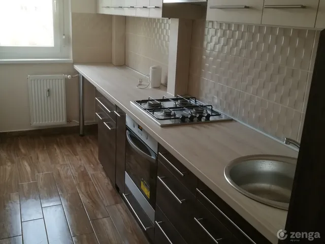 Kiadó lakás Pápa, Vízmű utca 52 nm
