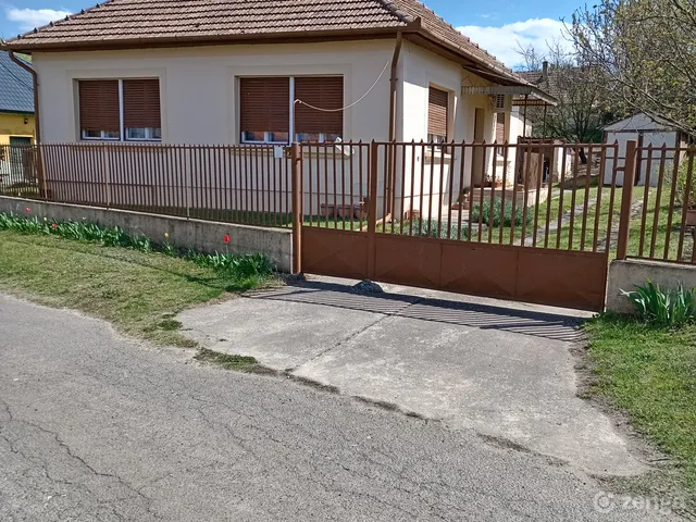 Eladó ház Tápióbicske 97 nm