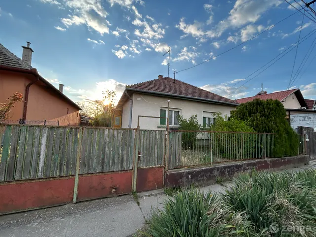 Eladó ház Pécel, Vasúton túli terület 88 nm