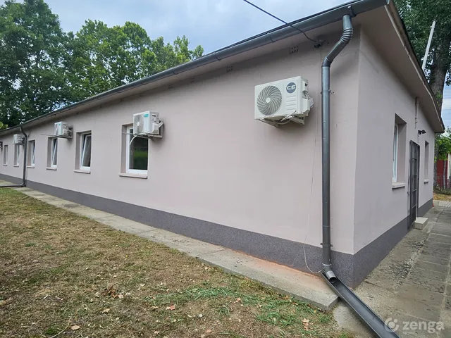 Kiadó kereskedelmi és ipari ingatlan Pécs, Edison utca 38 300 nm