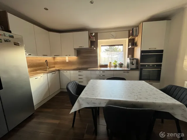 Eladó ház Pér 86 nm