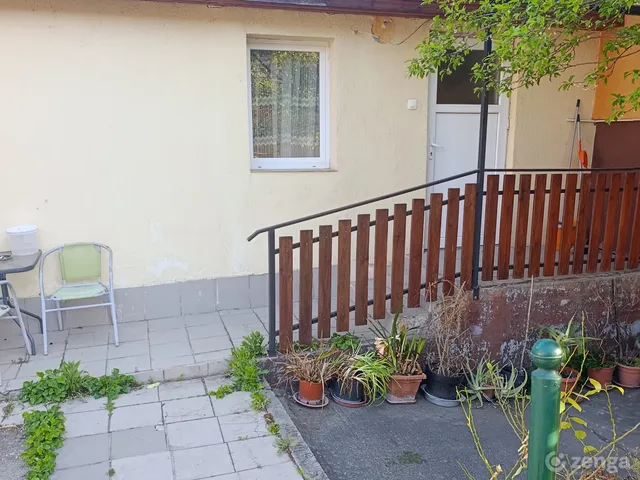 Eladó lakás Pécel 25 nm