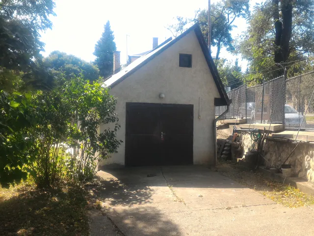 Kiadó kereskedelmi és ipari ingatlan Budapest XII. kerület, Tóth Lőrinc utca 10. 48 nm