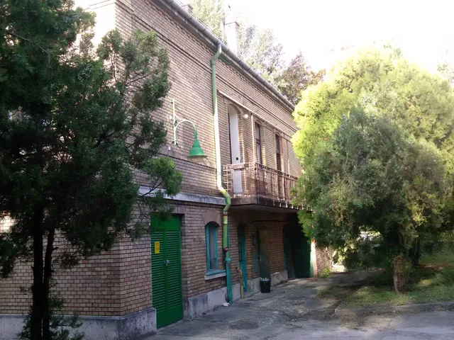 Kiadó kereskedelmi és ipari ingatlan Budapest II. kerület, Budakeszi út 53/B. 150 nm