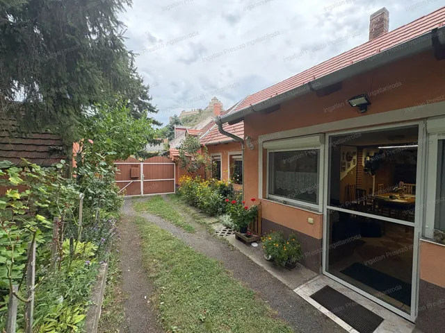 Eladó ház Sümeg 73 nm