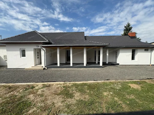 Eladó ház Káptalanfa 115 nm