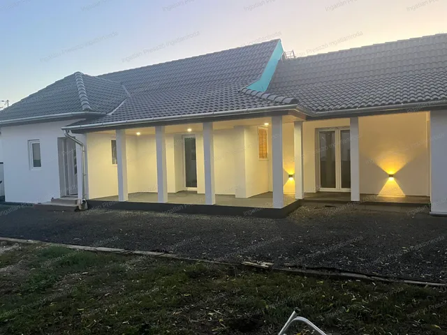 Eladó ház Káptalanfa 115 nm