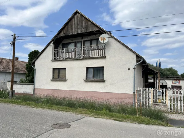 Eladó ház Lesenceistvánd 186 nm