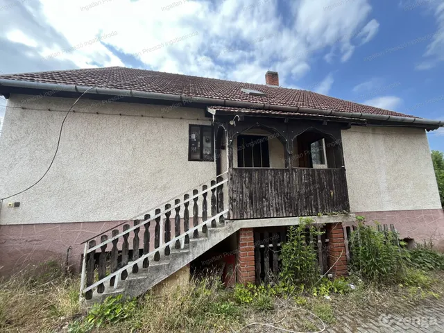 Eladó ház Lesenceistvánd 186 nm