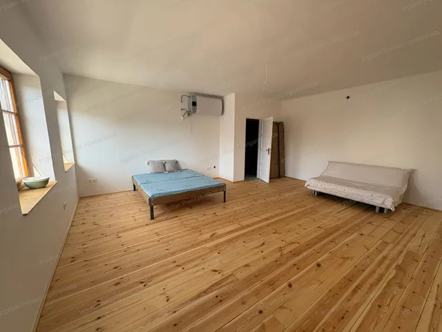 Eladó lakás Sáska 35 nm