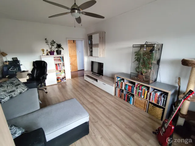 Eladó lakás Szolnok, Széchenyi-lakótelep 54 nm