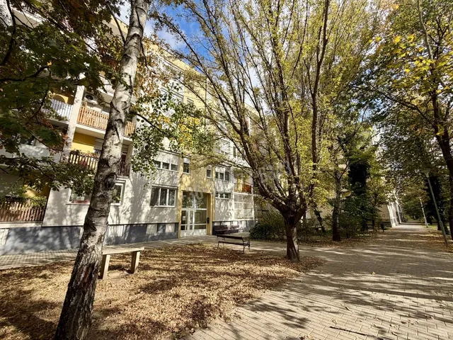 Eladó lakás Komárom 56 nm