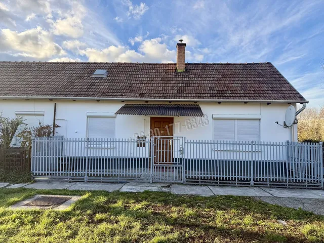 Eladó lakás Komárom, Térffy Gyula utca 41 nm