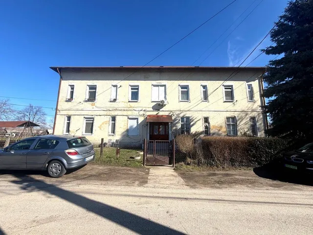 Eladó lakás Ács, Cukorgyár lakótelep 81 nm