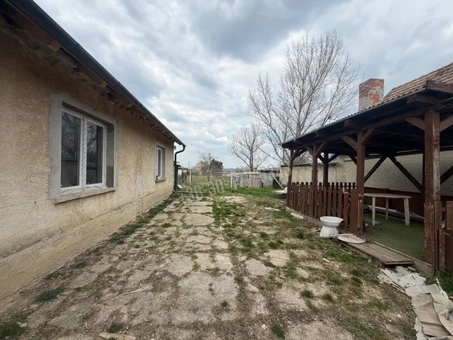 Eladó ház Kocs 98 nm