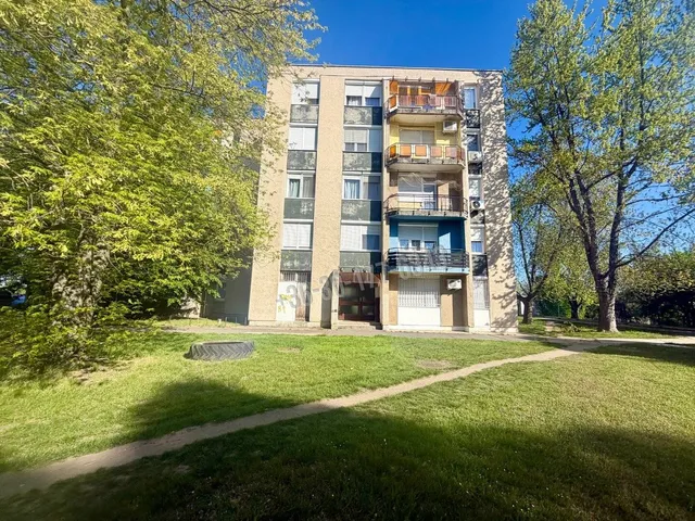 Eladó lakás Tatabánya, Kertváros 81 nm