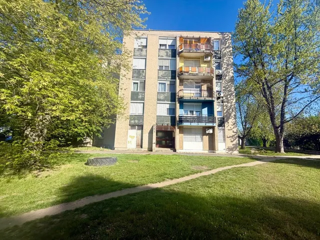 Eladó lakás Tatabánya, Kertváros 81 nm