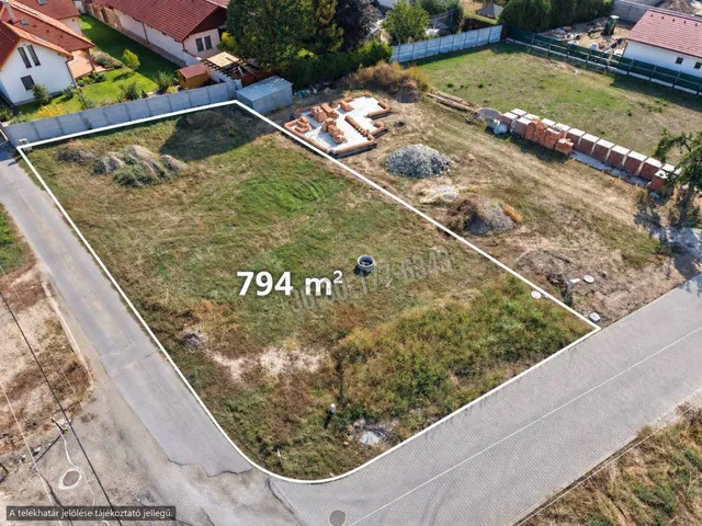 Eladó telek Tata, Határ utca 794 nm
