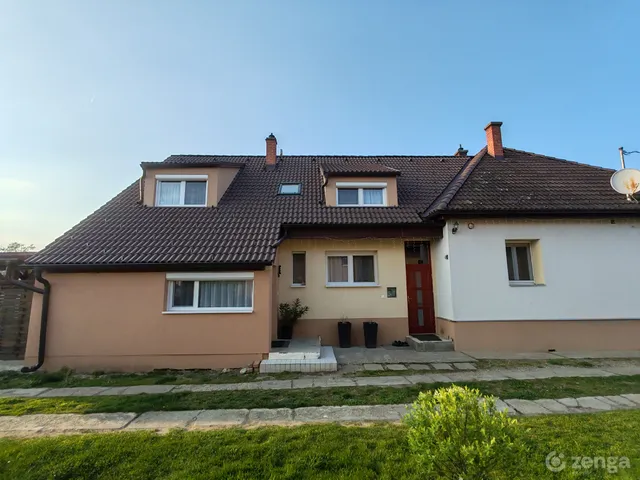 Eladó ház Szombathely, Petőfitelep 200 nm