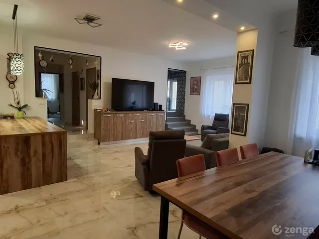 Eladó ház Nyíregyháza, Malomkert, Kéményseprő utca 220 nm