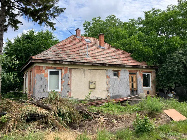 Eladó ház Pusztamonostor, Kossuth Lajos 23 84 nm