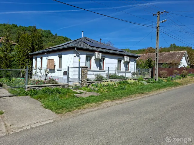 Eladó ház Bercel 90 nm