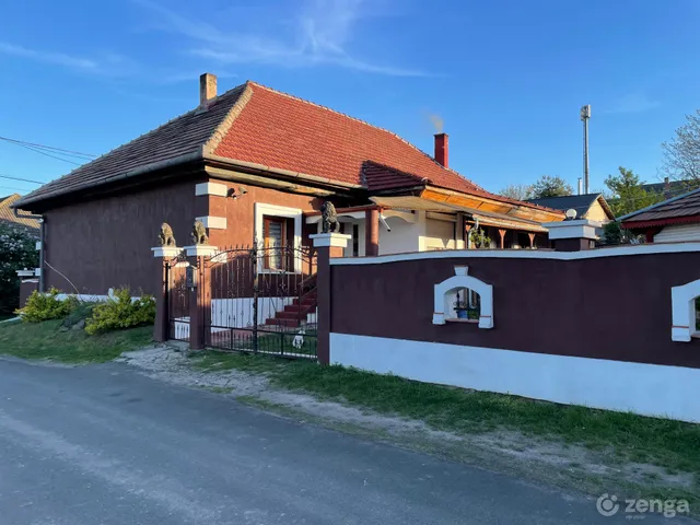 Eladó ház Verseg 200 nm