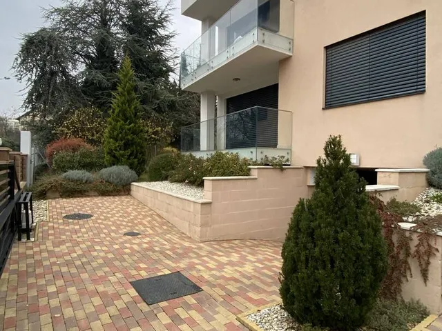 Kiadó lakás Pécs, Rókusdomb 65 nm