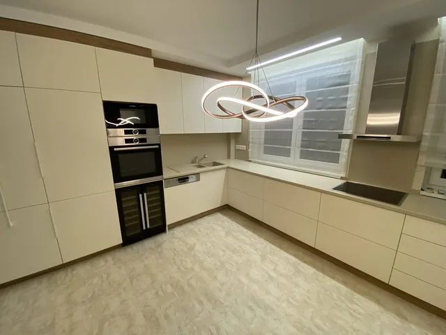 Kiadó lakás Pécs, Rókusdomb, Jurisics Miklós utca 65 nm