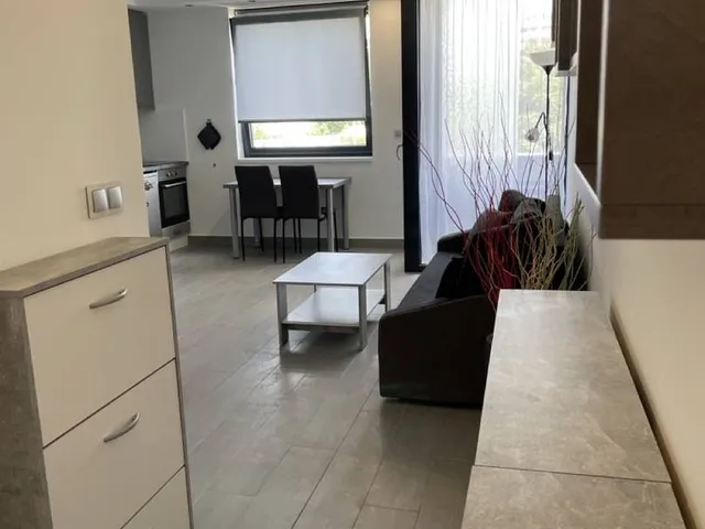 Kiadó lakás Pécs, Egyetemváros 42 nm