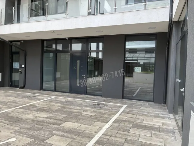 Eladó kereskedelmi és ipari ingatlan Pécs, Bálics, Boszorkány utca 168 nm